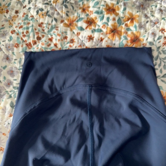 Navy blue Lululemon leggings - Picture 3 of 3